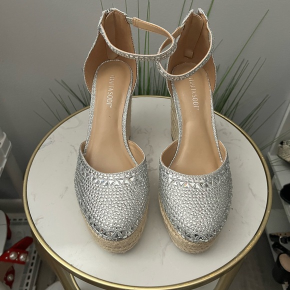 Thalia Sodi Jeweled Wedges - Picture 3 of 3